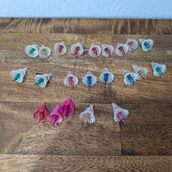 Lot of 22 Vintage Christmas Tree String Light Bulb Covers Reflector Daisy Flower - Picture 1 of 3
